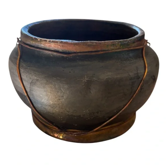 Handmade Raku Studio Pottery w/ Copper Wire. - Picture 1 of 6